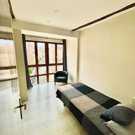 Paraguas Guesthouse Овиедо Екстериор снимка