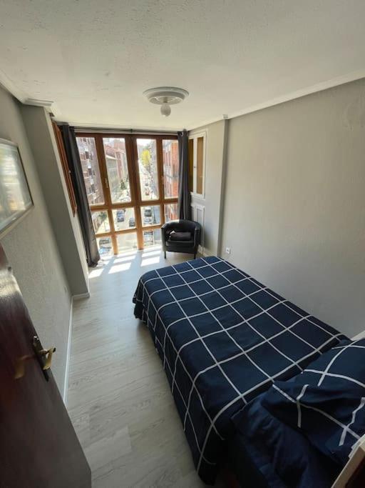 Paraguas Guesthouse Овиедо Екстериор снимка