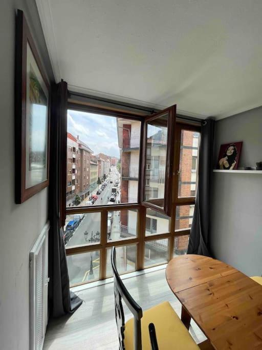 Paraguas Guesthouse Овиедо Екстериор снимка