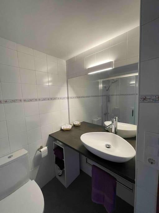 Paraguas Guesthouse Овиедо Екстериор снимка